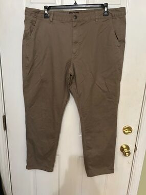 Alesbury, straight, 42x30, dusty green, khakis